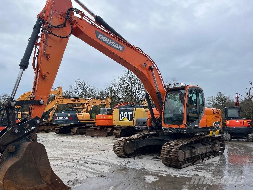 Doosan DX 225 LC-3 Kāpurķēžu ekskavatori
