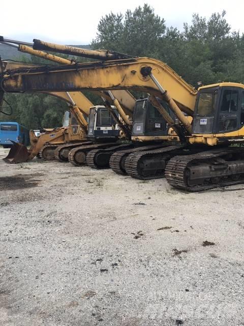 Komatsu 450 Kāpurķēžu ekskavatori