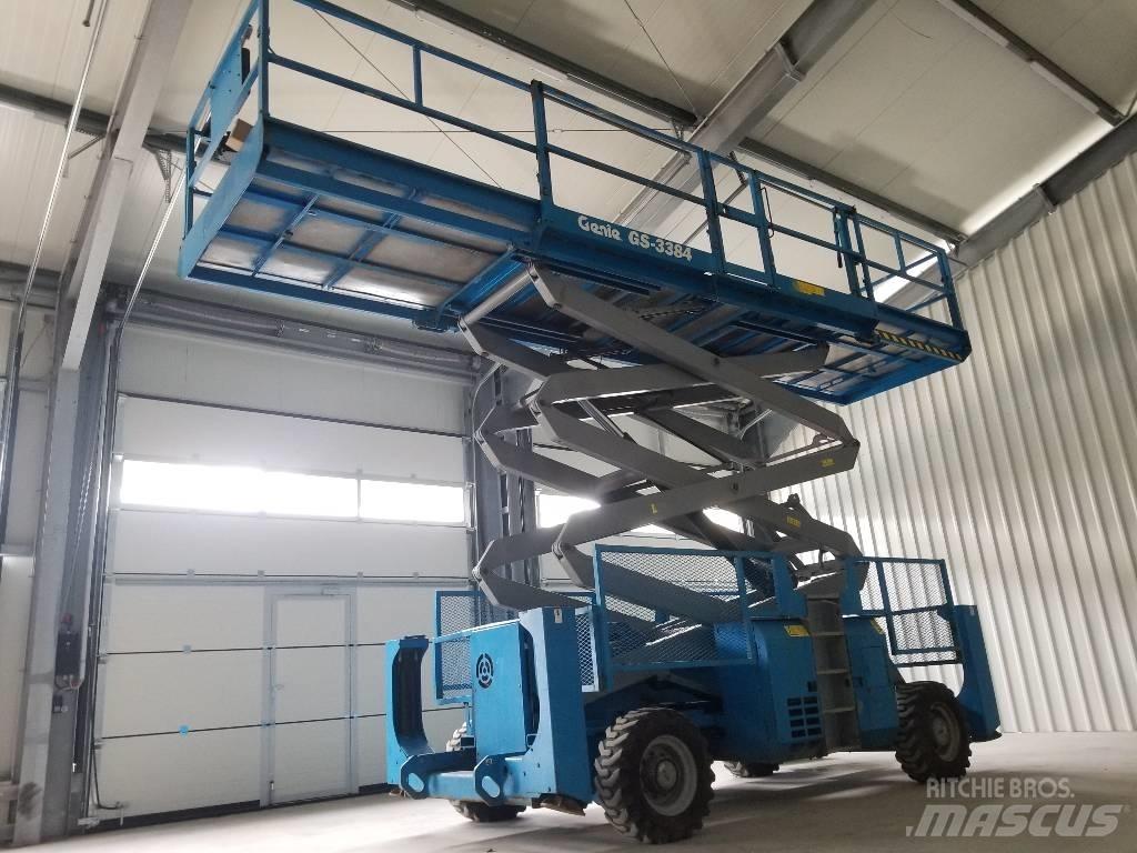 Genie GS3384 RT 4x4 Šķerveida pacēlāji