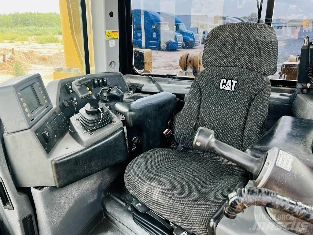 CAT D 8 T Kāpurķēžu buldozeri