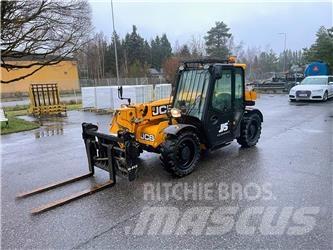 JCB 525-60T5 Teleskopiskie manipulatori