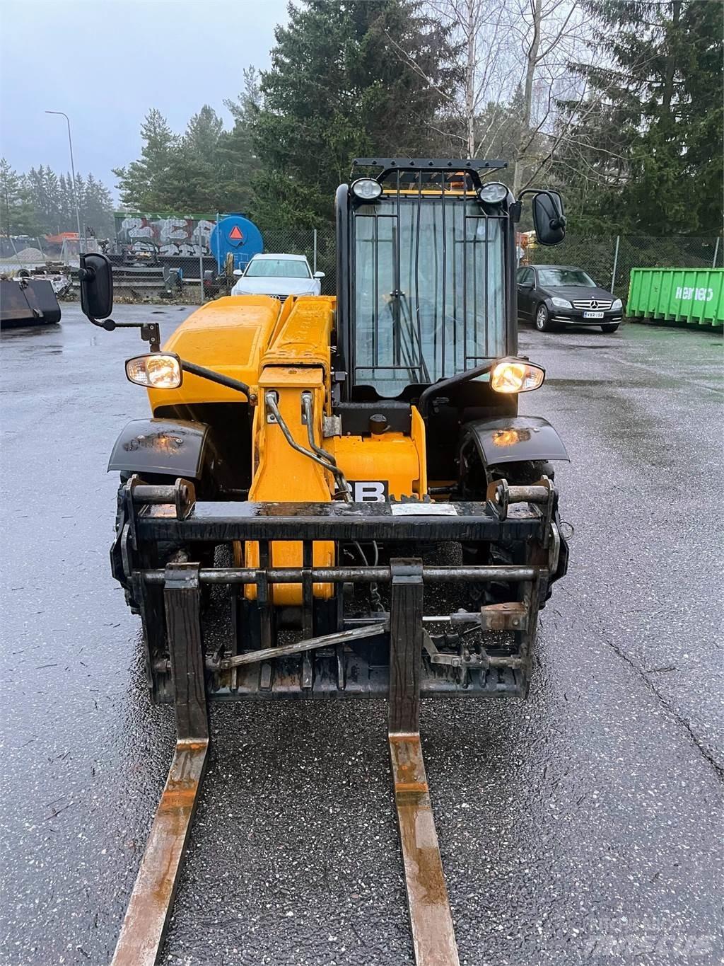 JCB 525-60T5 Teleskopiskie manipulatori