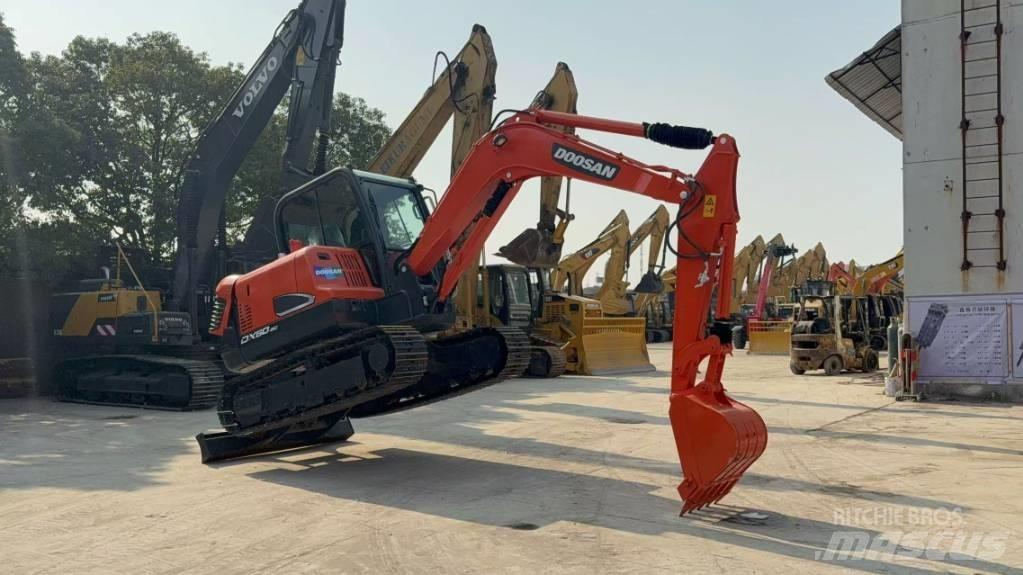 Doosan DX 60-9 C Kāpurķēžu ekskavatori