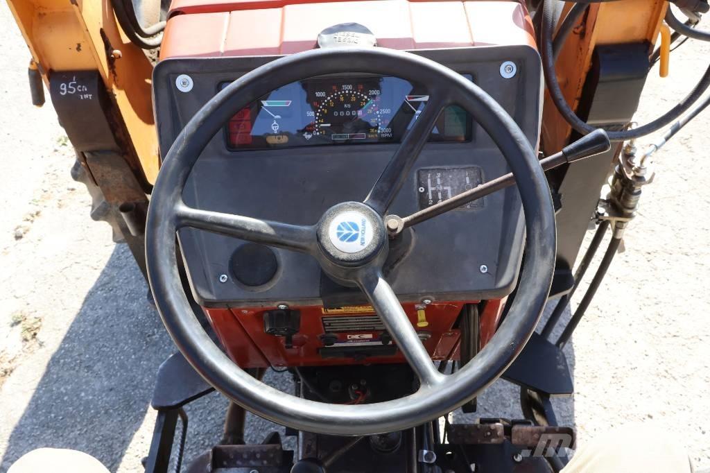 New Holland 70-56 Traktori