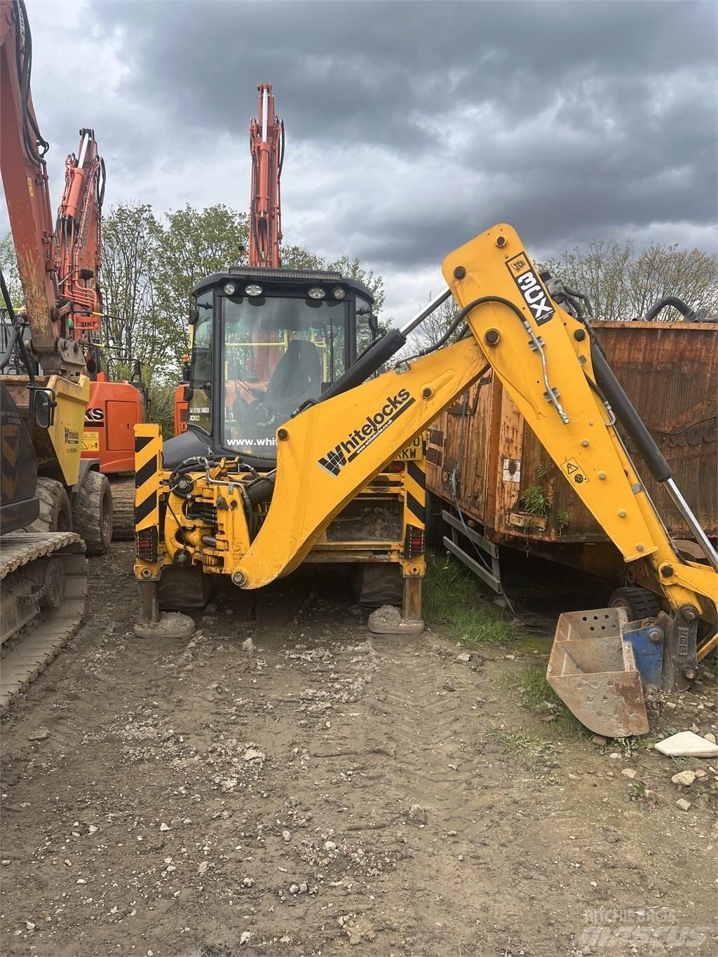 JCB 3 CX Ekskavatori-iekrāvēji