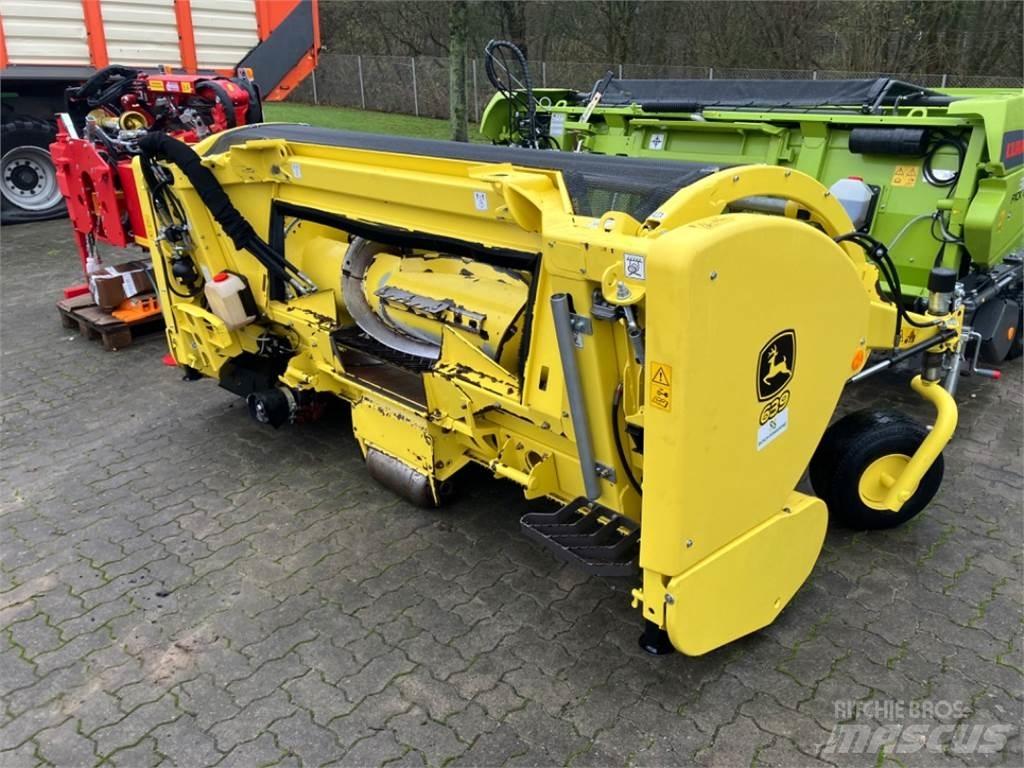 John Deere 8300i Zāles smalcinātāji