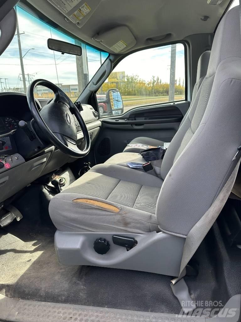 Ford F 550 XLT Platformas/izkraušana no sāniem