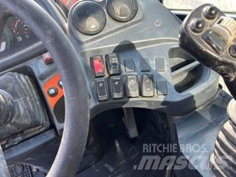 Kubota R 082 Iekrāvēji uz riteņiem