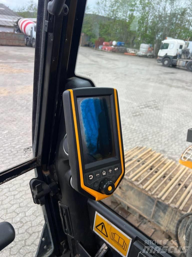 JCB JS 330 LC Kāpurķēžu ekskavatori