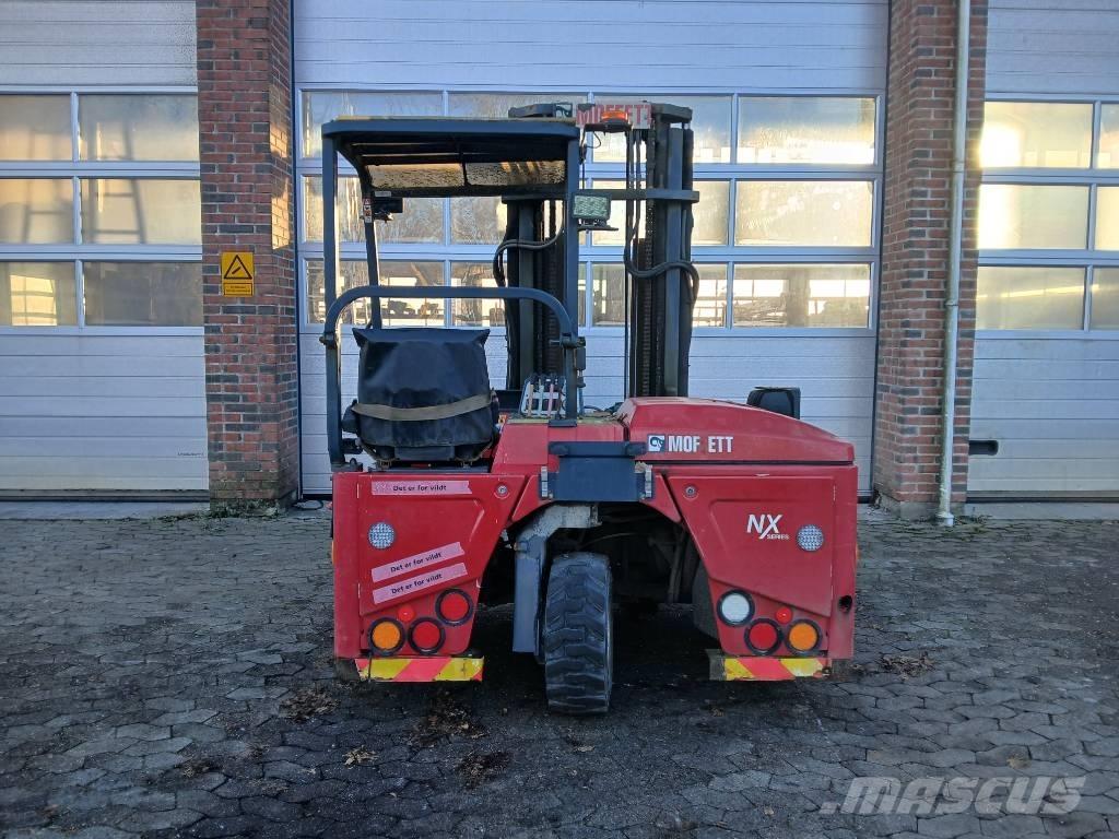 Moffett M4 25.3 NX Tehnika ar dīzeļa dzinēju