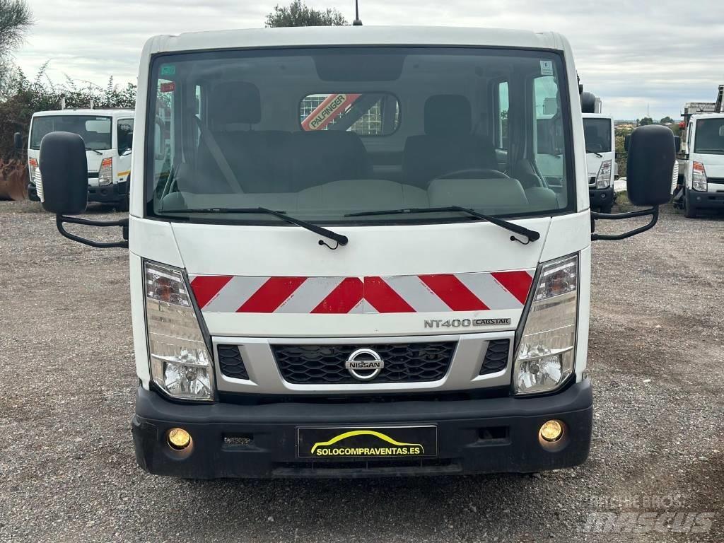 Nissan NT 400 Vieglais kravas automobilis/izkraušana no sāniem