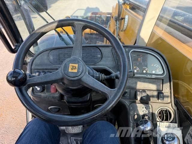 JCB 533-105 Teleskopiskie manipulatori