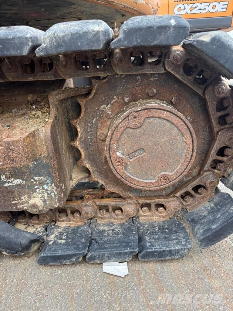 CASE CX 75 C SR Kāpurķēžu ekskavatori