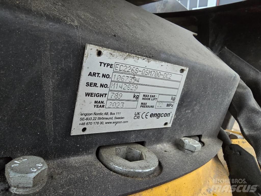 Komatsu PC 228 US-11 Kāpurķēžu ekskavatori