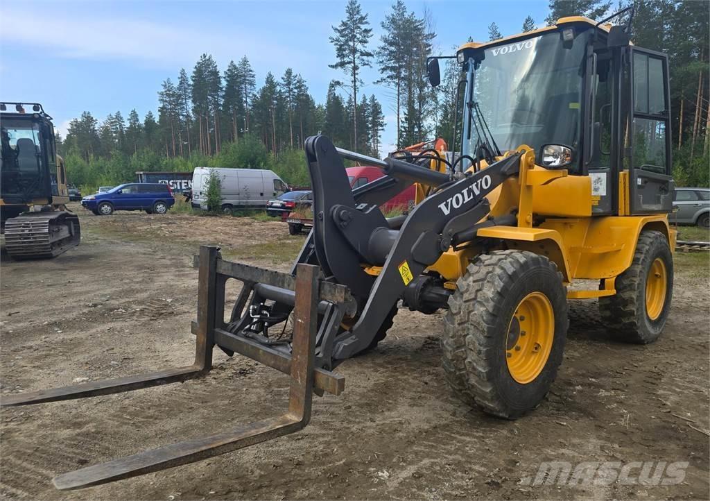 Volvo L30G Iekrāvēji uz riteņiem