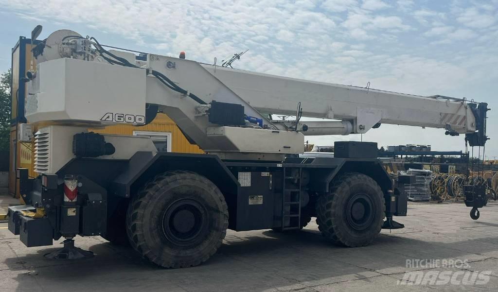 Terex A 600 Celtņi nelīdzenām virsmām