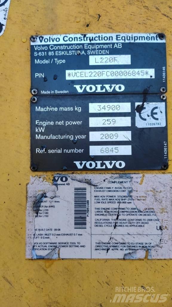 Volvo L 220 F Iekrāvēji uz riteņiem