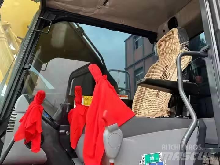 Komatsu PC 200 Kāpurķēžu ekskavatori