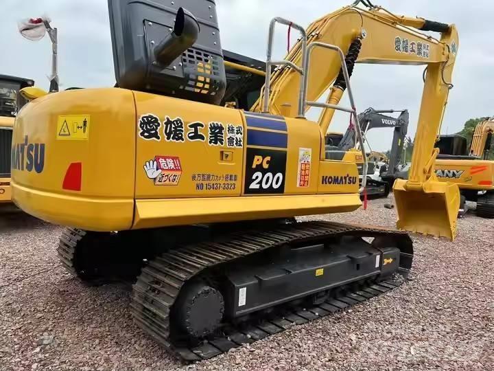 Komatsu PC 200 Kāpurķēžu ekskavatori