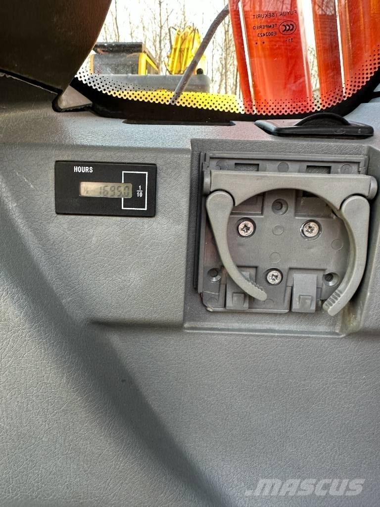 Doosan DX140 Kāpurķēžu ekskavatori
