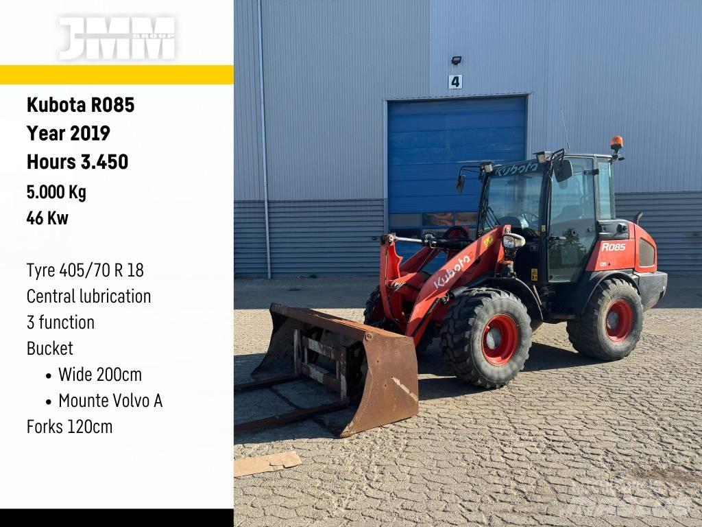 Kubota R085 Iekrāvēji uz riteņiem