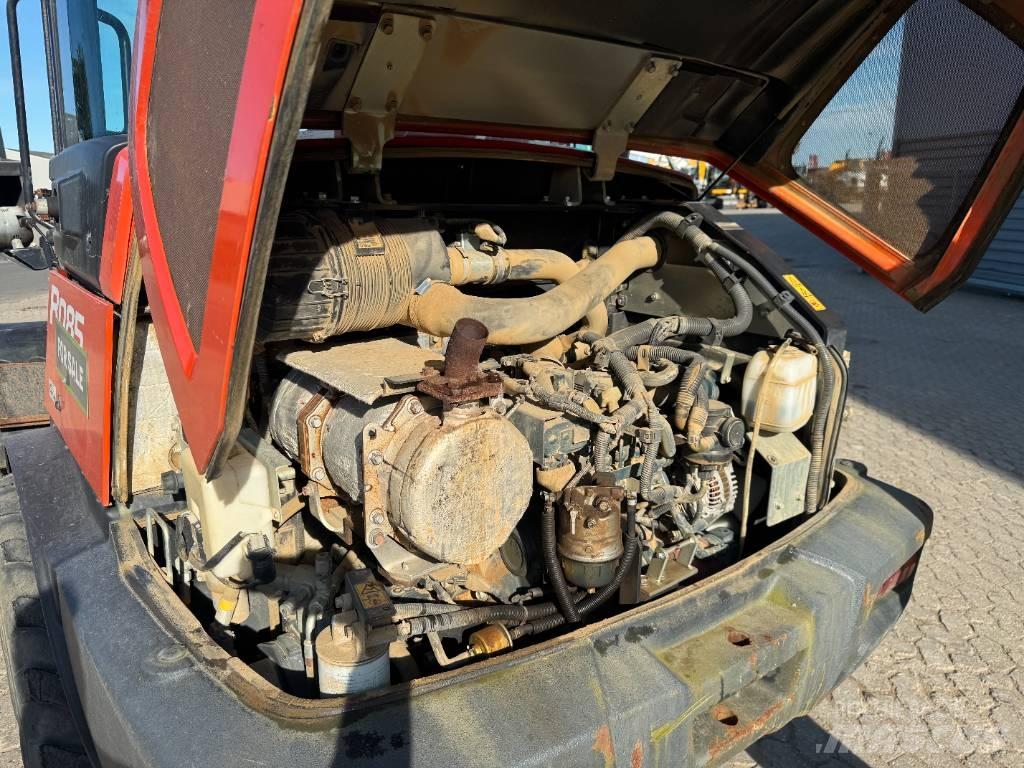 Kubota R085 Iekrāvēji uz riteņiem
