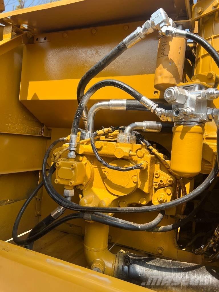 CAT 320C Kāpurķēžu ekskavatori