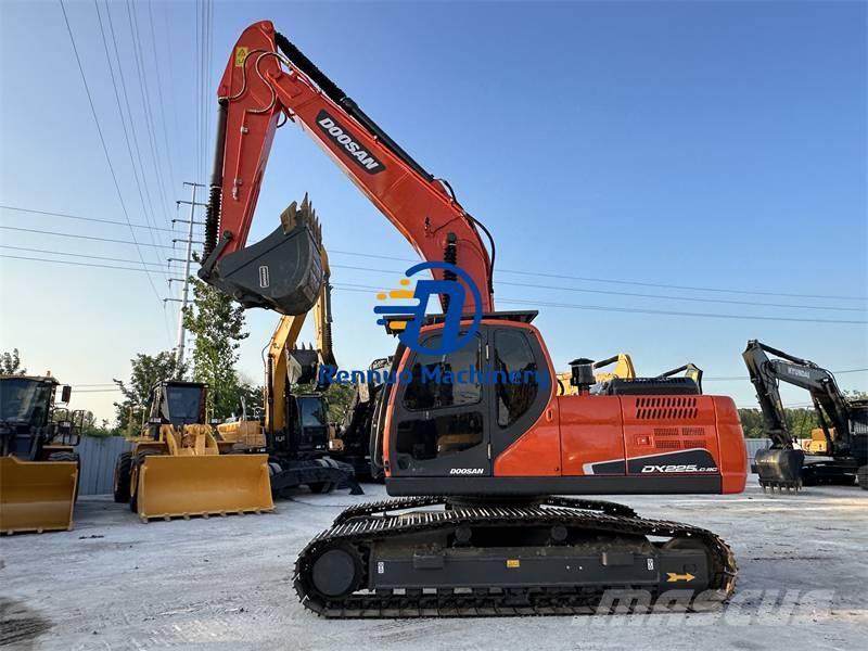 Doosan DX 225 LCA Kāpurķēžu ekskavatori