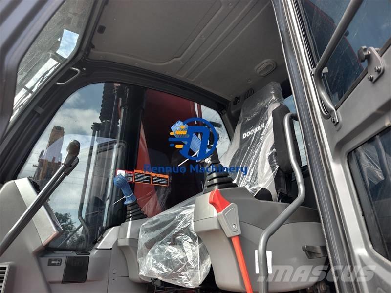 Doosan DX 225 LCA Kāpurķēžu ekskavatori