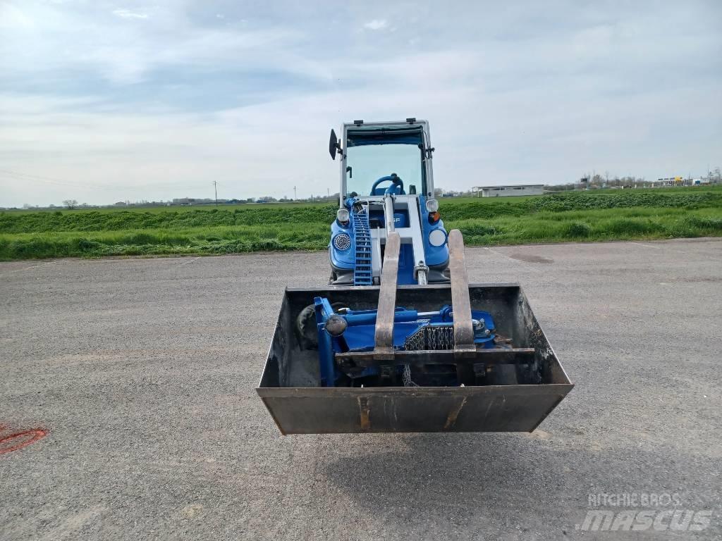 Multione SL840 4WD Lietoti riteņu kompaktiekrāvēji