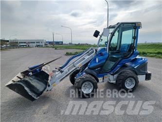 Multione SL840 4WD Lietoti riteņu kompaktiekrāvēji