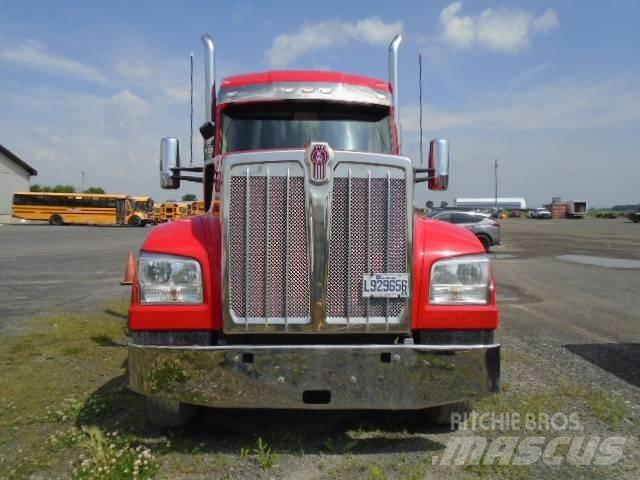 Kenworth W 990 Vilcēji