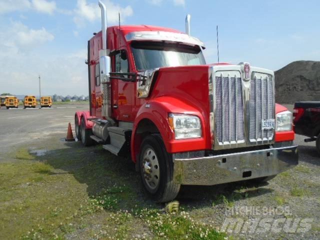 Kenworth W 990 Vilcēji