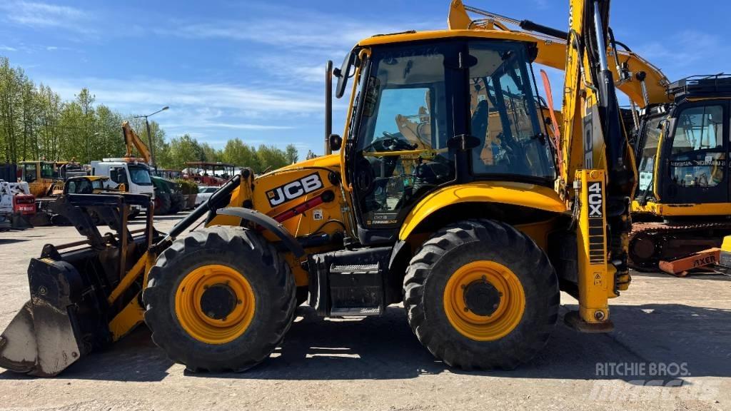 JCB 4 CX Ekskavatori-iekrāvēji