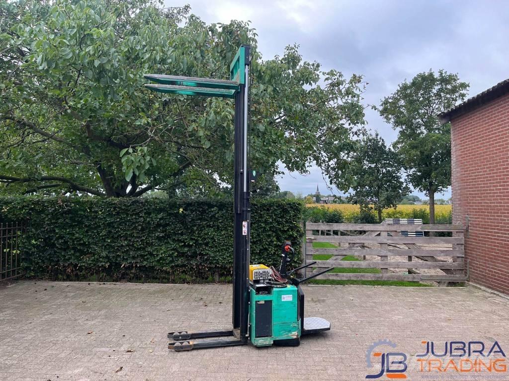 Mitsubishi SB12V Hidrauliskās stalažas ar platformu