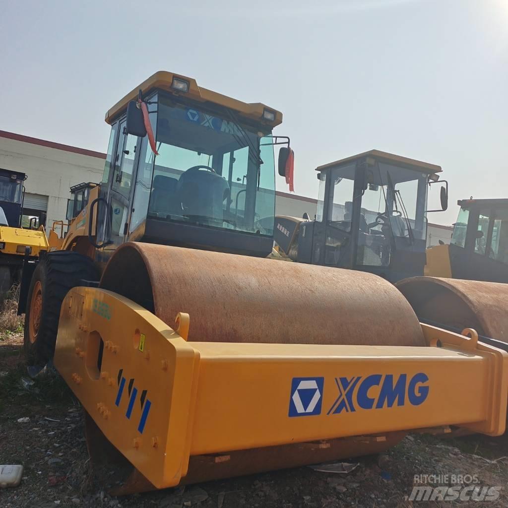 XCMG XS 263 J Vienvalča grunts veltņi