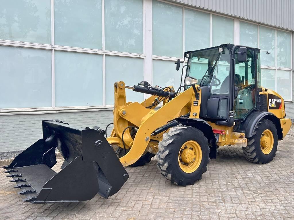 CAT 906 M    2016 Iekrāvēji uz riteņiem