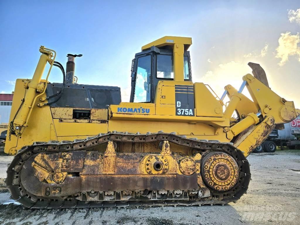 Komatsu D 375 A-1 Kāpurķēžu buldozeri