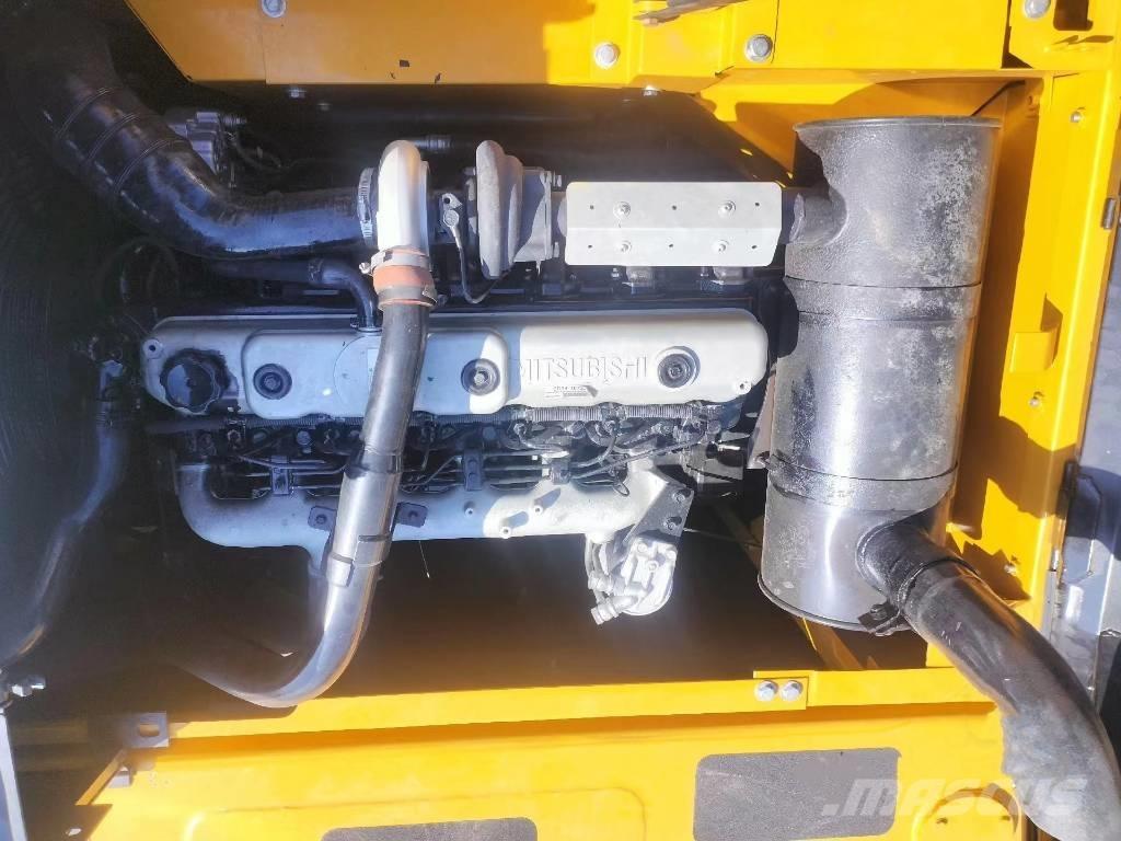 Sany SY215C Kāpurķēžu ekskavatori