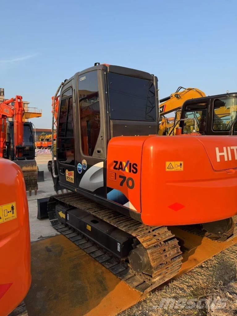 Hitachi Zaxis 70 Kāpurķēžu ekskavatori