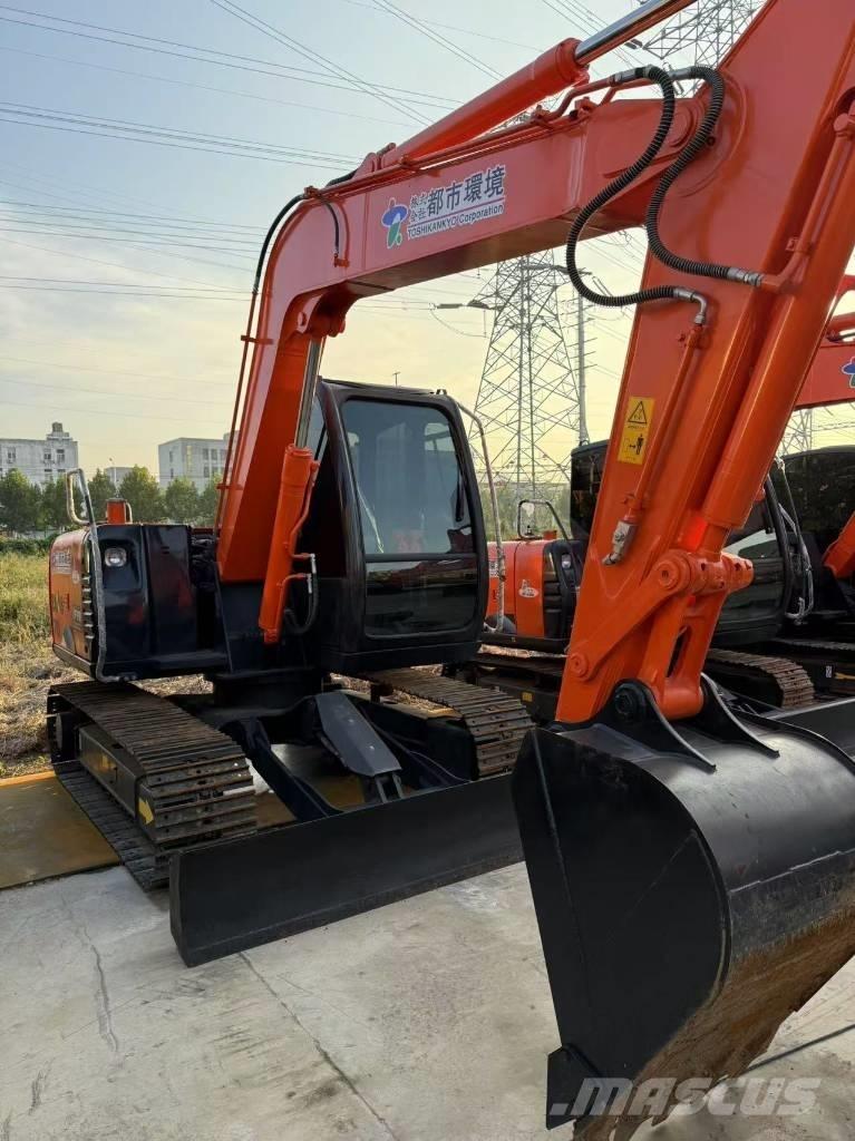 Hitachi Zaxis 70 Kāpurķēžu ekskavatori