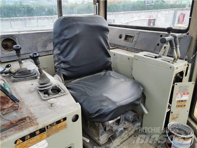 Komatsu D85-21 Kāpurķēžu buldozeri