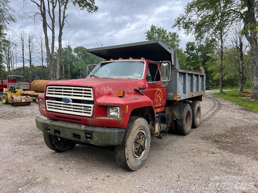 Ford F900 Pašizgāzējs
