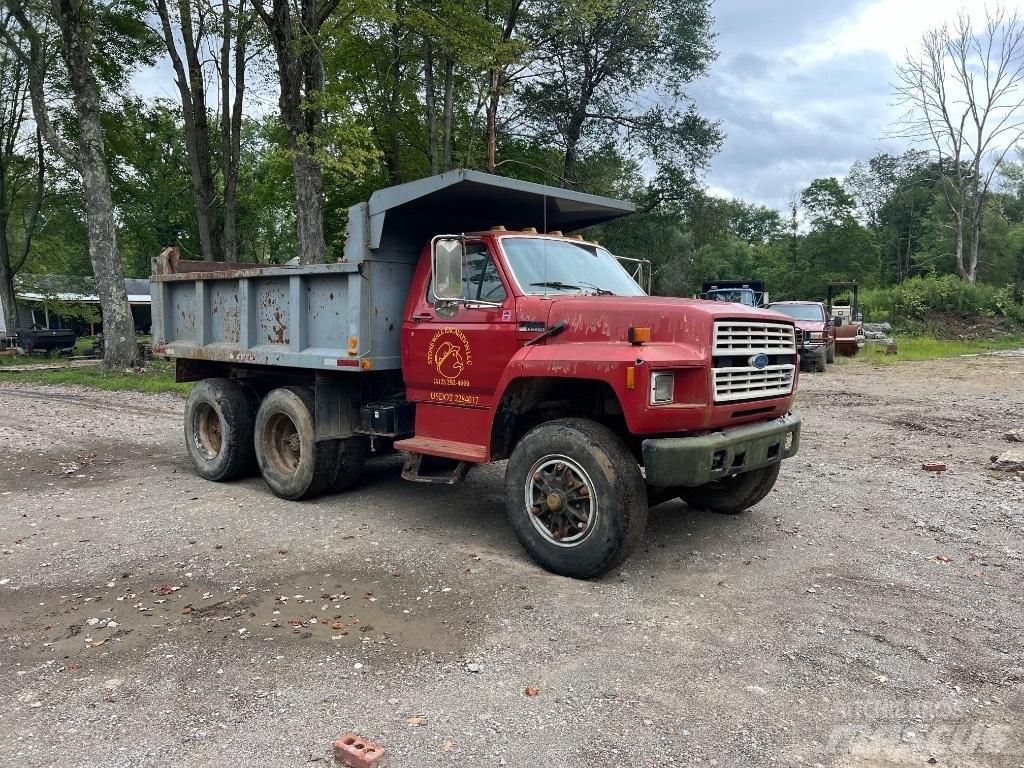Ford F900 Pašizgāzējs