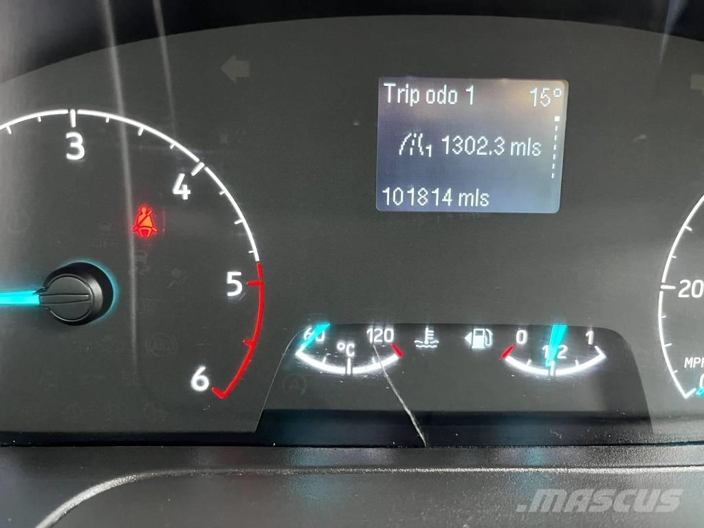 Ford Transit 350 XL Evakuators ar manipulatoru