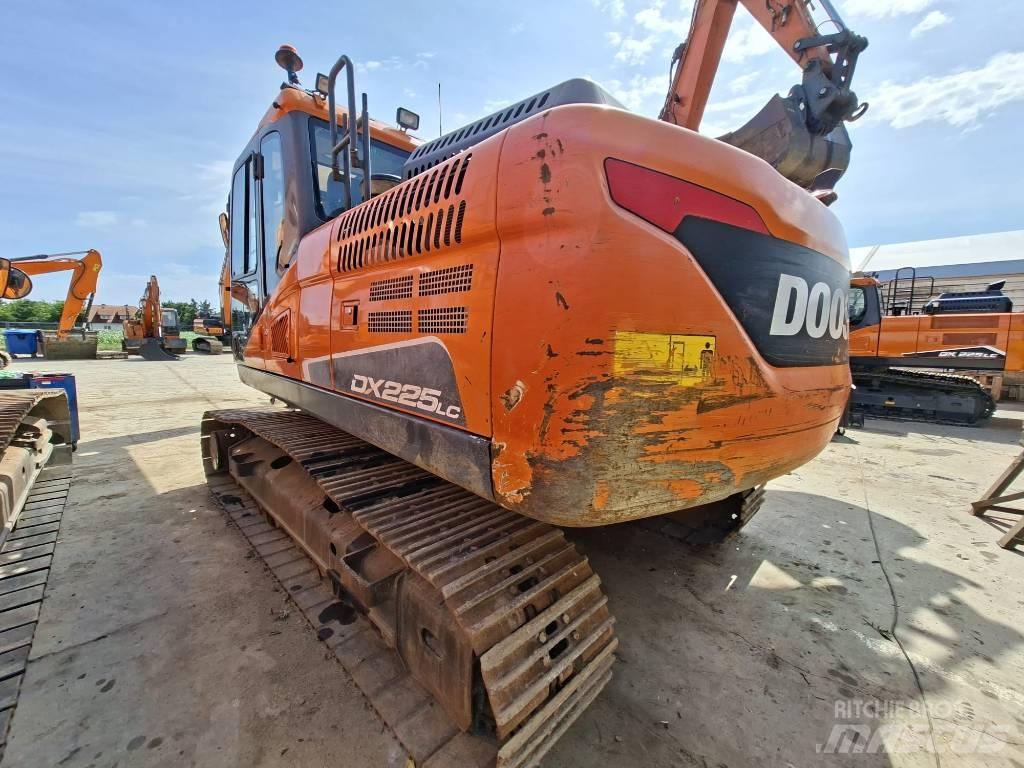 Doosan DX 225 LC-5 Kāpurķēžu ekskavatori