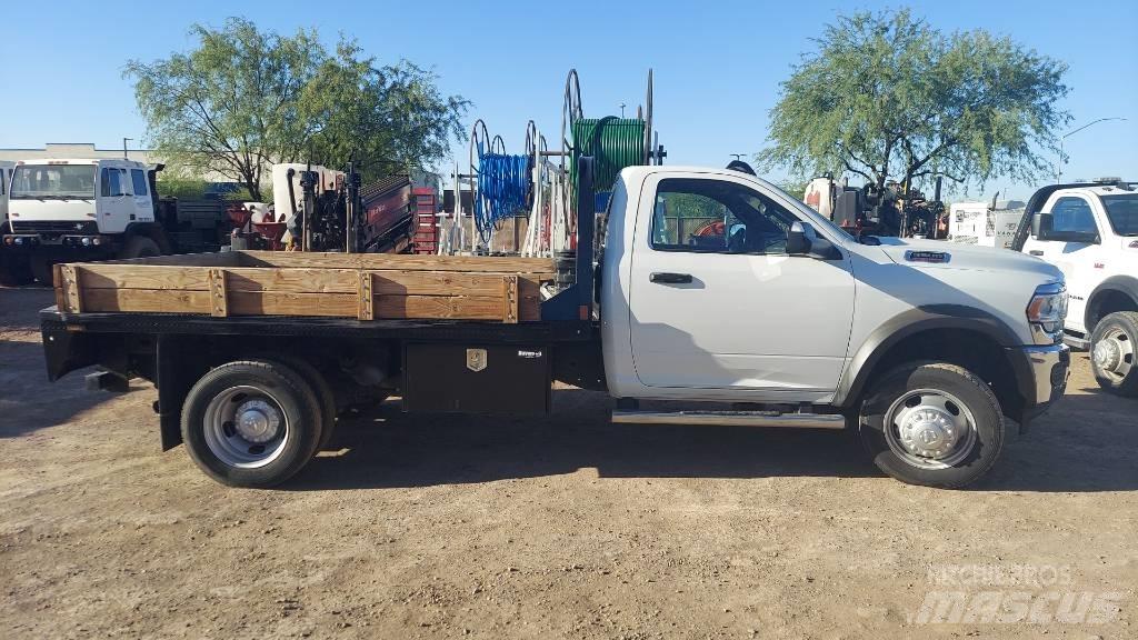 RAM 5500 Platformas/izkraušana no sāniem