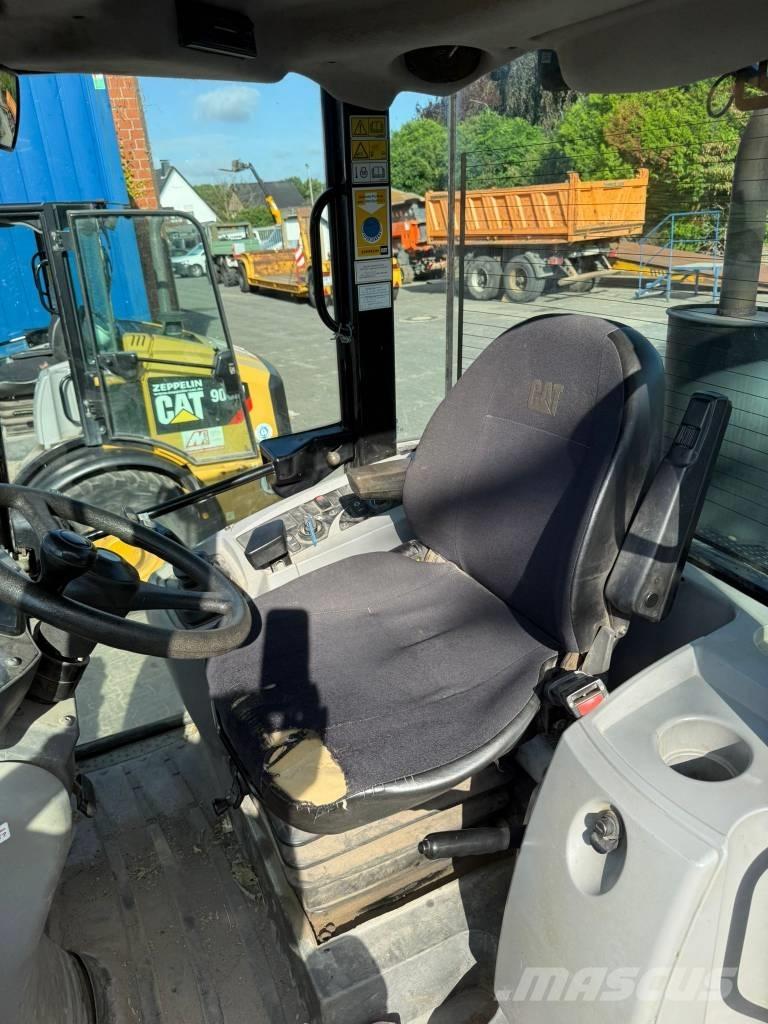 CAT 908 H 2 Iekrāvēji uz riteņiem