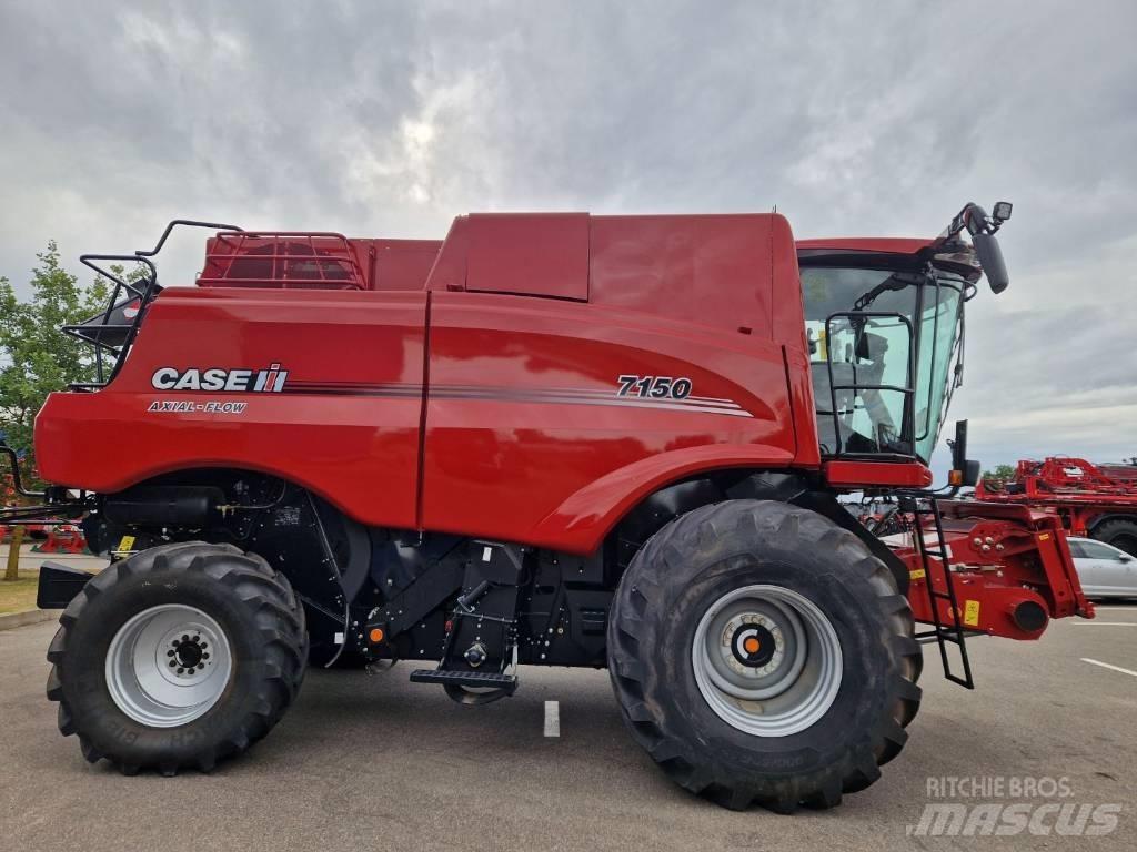 Case IH AF 7150 Ražas novākšanas kombaini