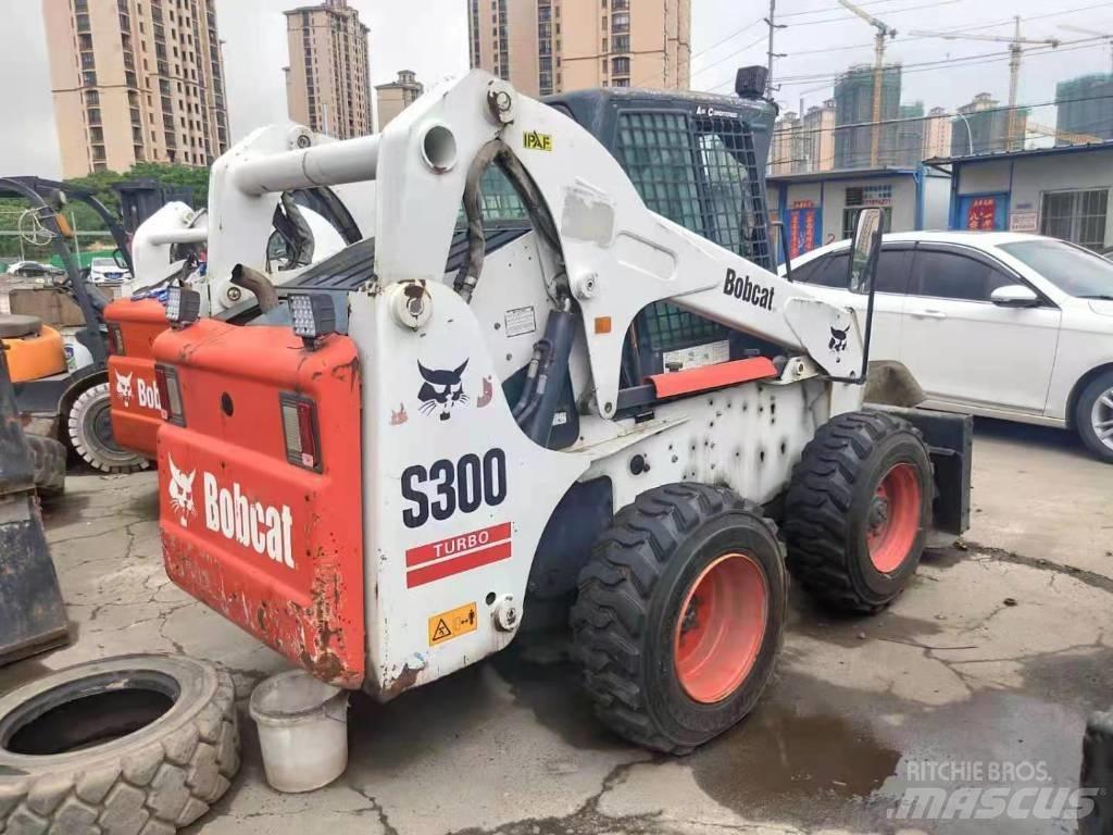 Bobcat S 300 Lietoti riteņu kompaktiekrāvēji